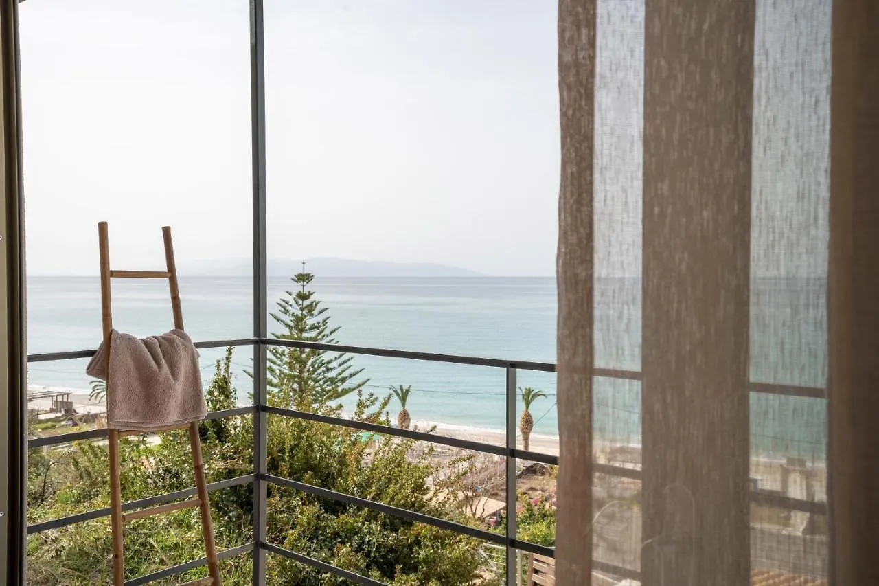Thea Beachfront Suites In Lourdas Beach 劳德哈塔 公寓
